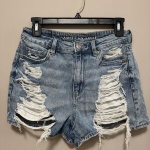 AMERICAN EAGLE Outfitters AE DENIM MOM SHORTS Classic Vintage Destroy Size: 4